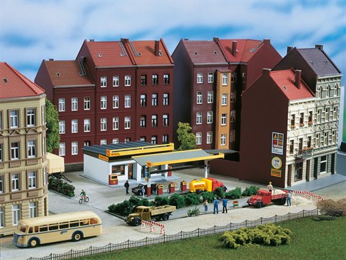 Auhagen 11340 Modern petrol station, H0